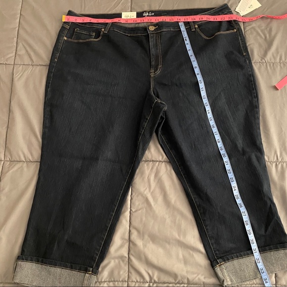 Style & Co Denim Blue Plus Mid-Rise Capri Pants 24W - Picture 6 of 11